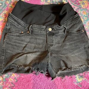 H&M maternity shorts